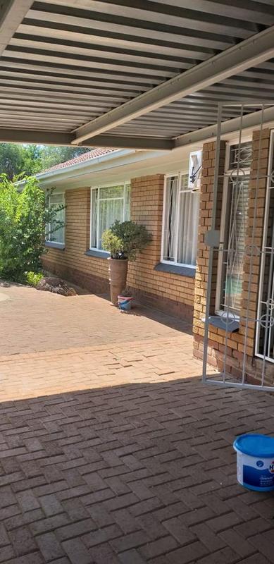 4 Bedroom Property for Sale in Pellissier Free State